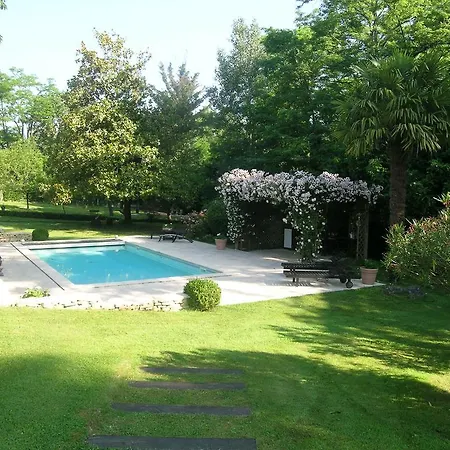 Bed & Breakfast Domaine De La Freynelle Espiet